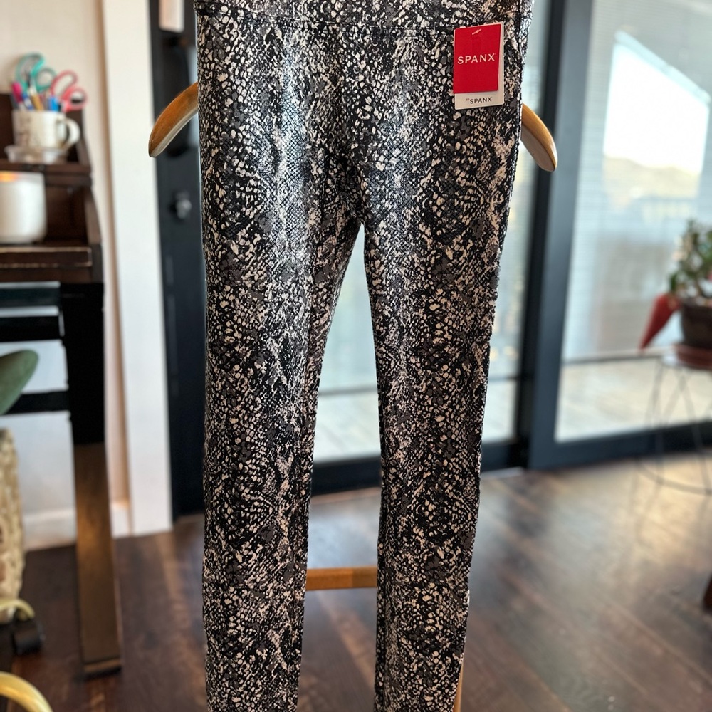 SPANX Monochrome Snake Print Leggings